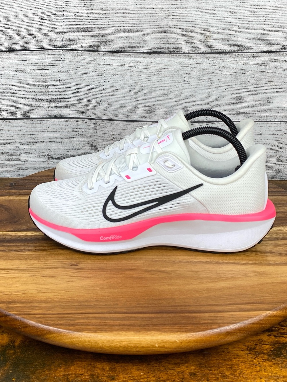 Nike Quest 6 White Hyper Pink Black Running Shoe FD6034-111 Women’s Size 8.5